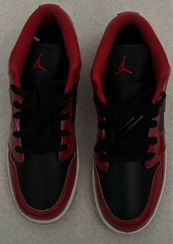 Jordan 1s Low black & Red