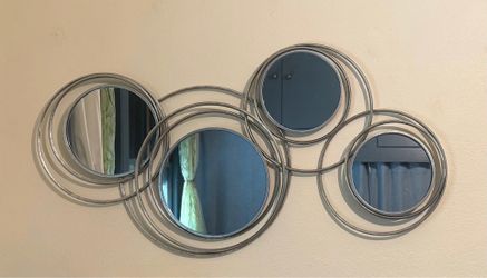 Modern Decorative Circle Wall Mirror – Silver Metal Frame