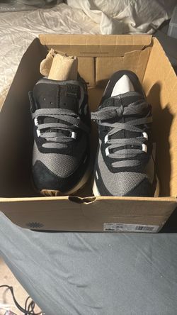 UGG Retrofi. Low size8.5