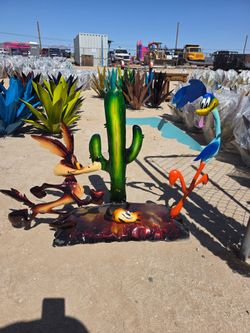 collector favorites just in🐸Metal Yard Art 
Cacti, Flowers🌺PLANTERS