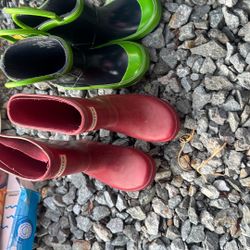 Toddlers Hunter Boots And Green Boots Size 6-7 T 