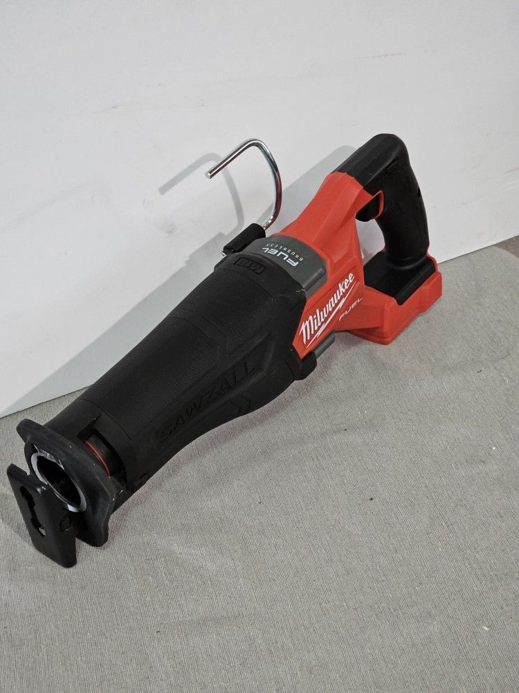 Milwaukee M18 FUEL GEN 2 18V Lithium Ion Brushless Cordless SAWZALL Reciprocating Saw (Tool Only) Brand New