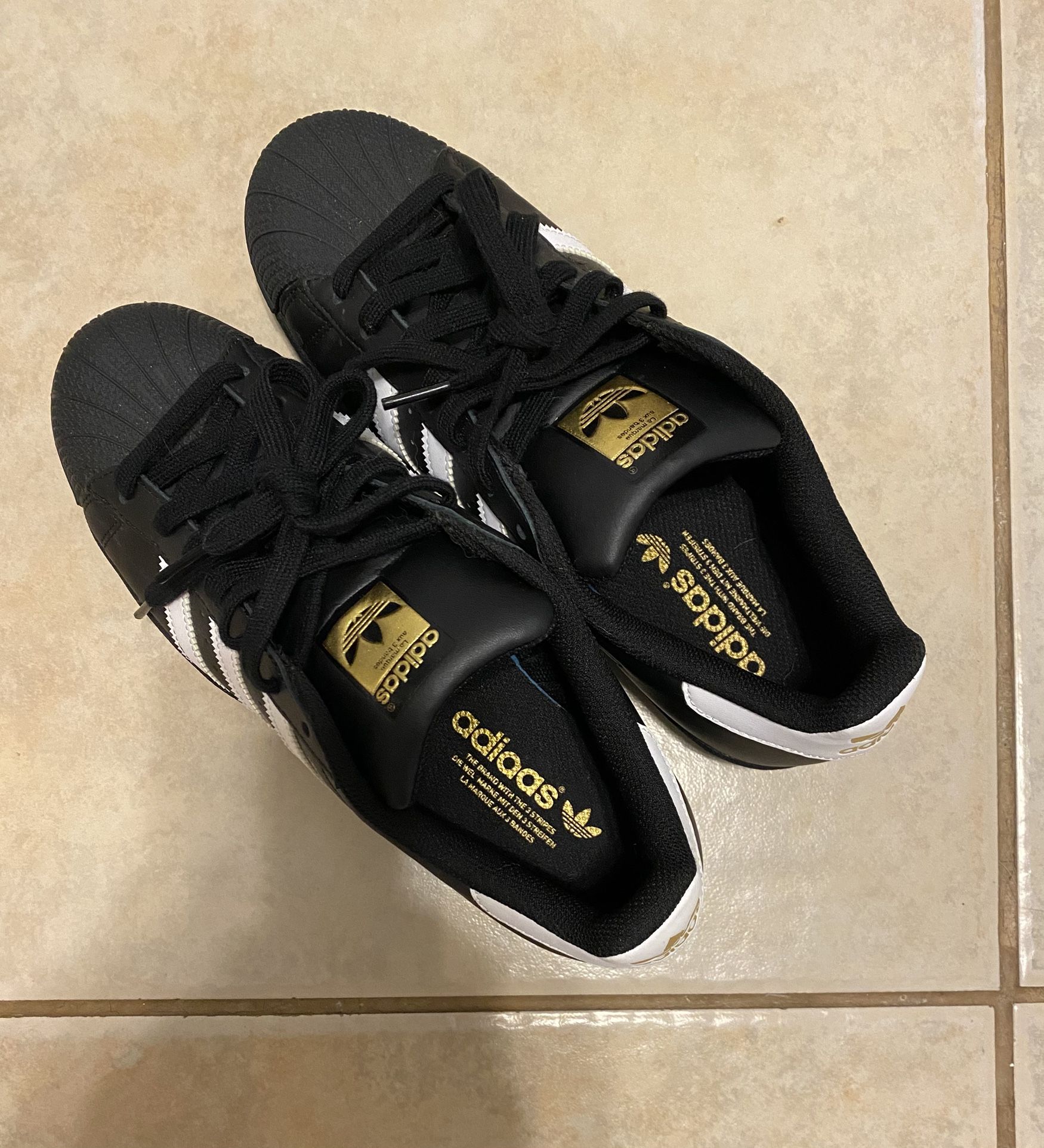 ADIDAS SUPERSTARS SZ 8