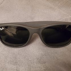 Authentic Ray-Ban New Wayfarer Classic Sunglasses - Matte Black (RB 2132)
