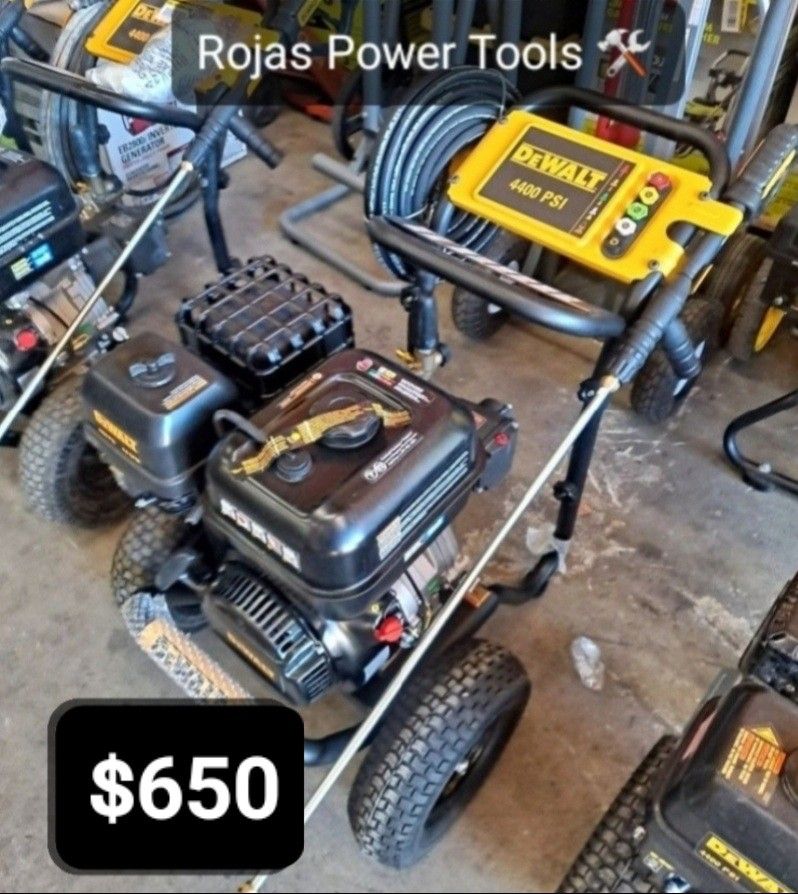 DEWALT 4400PSI 4.0GPM GAS COLD WATER PRESSURE WASHER WITH DEWALT 420CC ENGINE