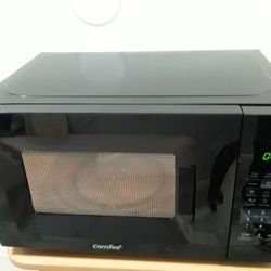 Microwave Small Size 700 Watts 