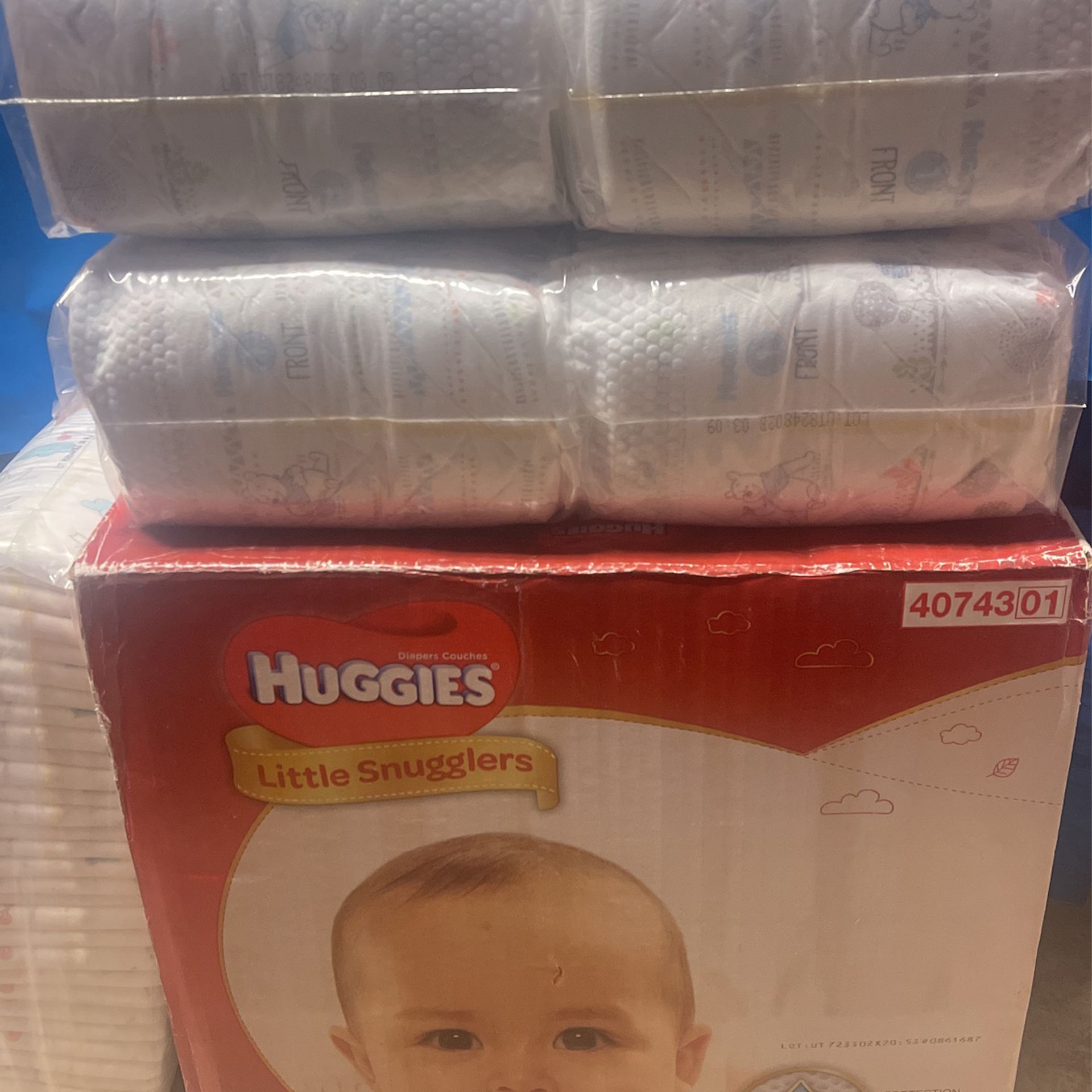 Huggies 1/2 Little Snugglers Bundle 