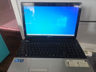 Gateway Windows 10 Laptop – Works Great – Charger Included