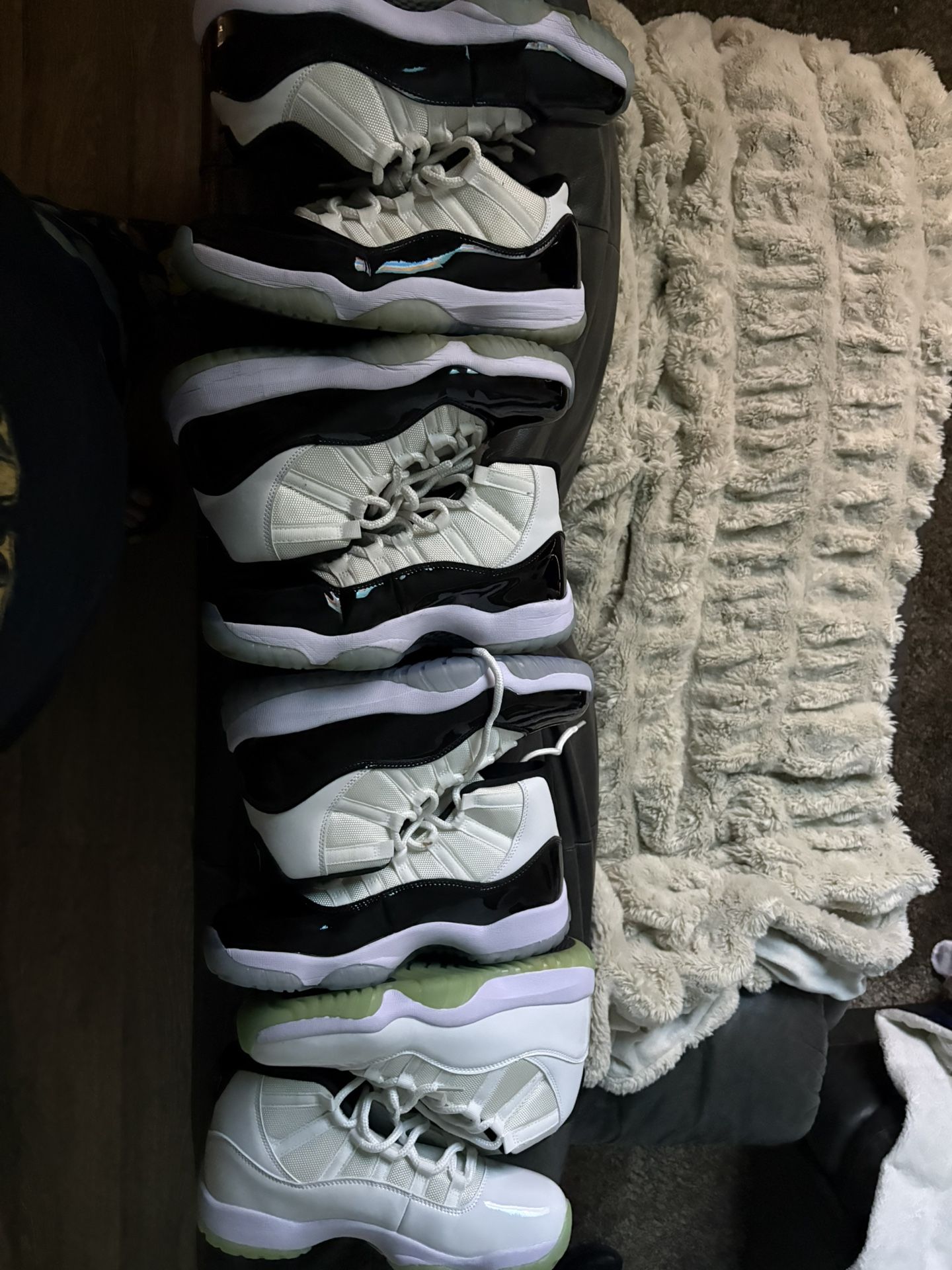 shoes all for $100 Yemen ( 9-9.5)