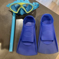 Free Kids Snorkel & Flippers Size XS