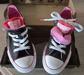 CONVERSE SIZE 1 $25