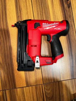 En venta Milwaukee M12 FUEL 18-Gauge Brad Nailer