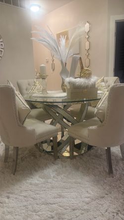 Glass Round Table