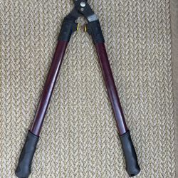  Branch Lopper: 25”. Hard plastic/carbon Graphite? handles.  Used.  Cuts Clean & Sharp!  See Pics. 