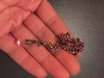 Frog brooch