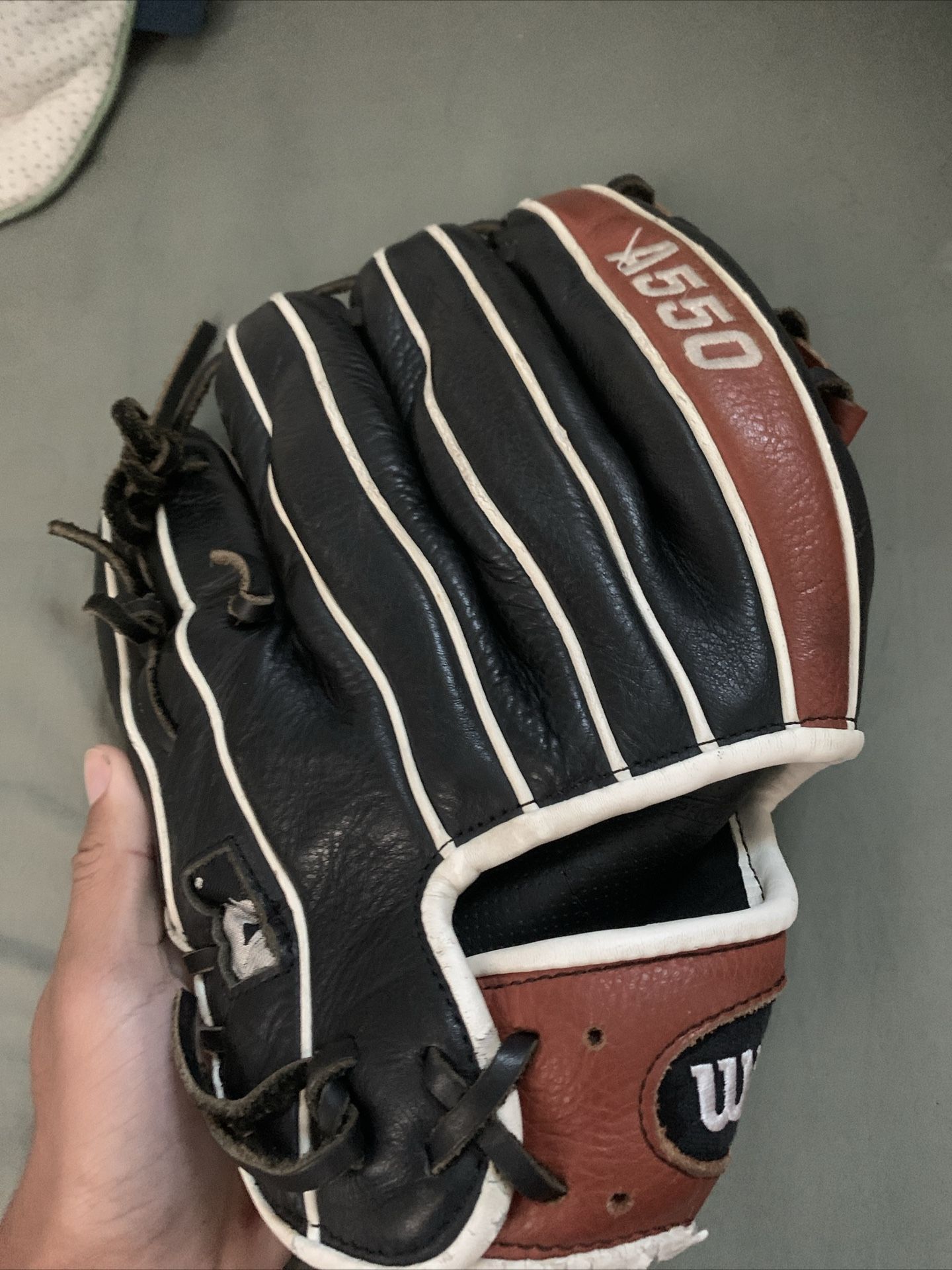 wilson A550 11.5 right hand thrown