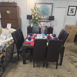 8 Piece Table Set W Buffet