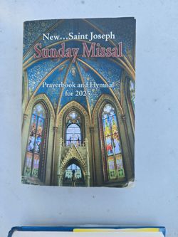 St. Joseph Sunday Missal Prayerbook and Hymnal for 2025