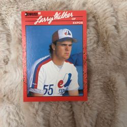 1990 Donruss Larry Walker Baseball Card