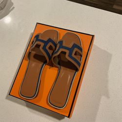 Iconic H Flat Summer sandal