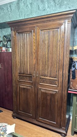 Vintage armoire 