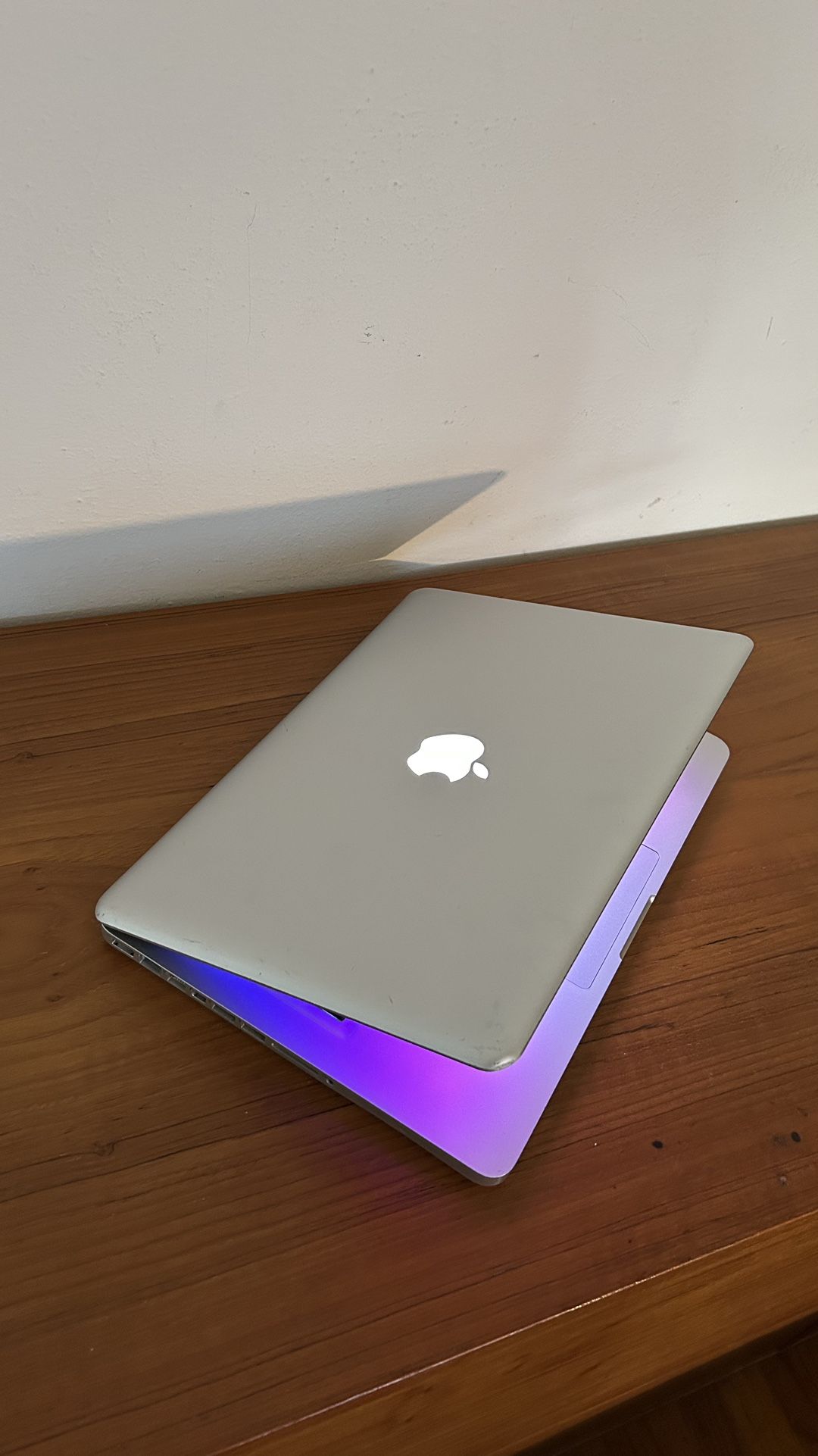 Apple MacBook Pro 13” I5/8GB/256GB SSD $150