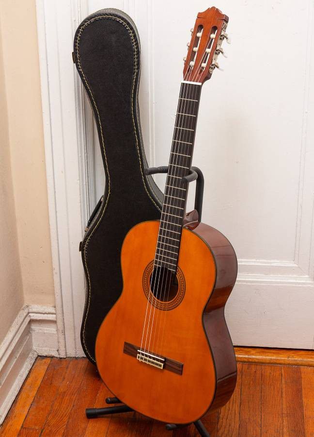 90s Yamaha CG130SA Solid Spruce top Classical Guitar & Case