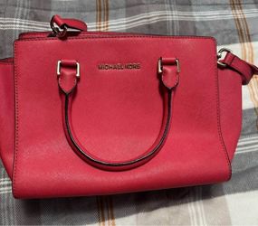 Michael kors pink bag