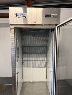 BARELY USED Avantco SS-1R-G-HC 29” Glass Door Commercial Reach-In Refrigerator – Stainless