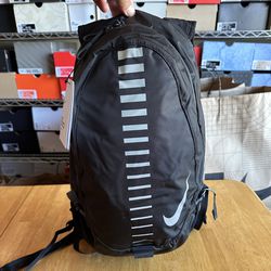 New Nike Engineered Run Ultra Light Backpack Bag Gym Running Training Black Travel Carry