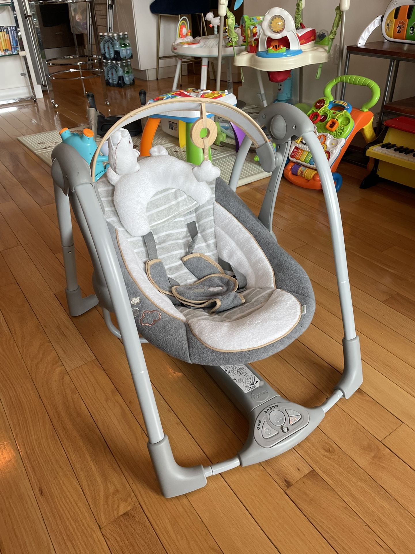 Baby Rocking Swing (Ingenuity) 