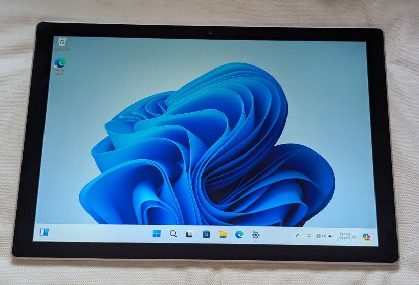 NICE MICROSOFT SURFACE PRO 5 WINDOWS TABLET i5 Processor 256GB WINDOWS 11 PRO