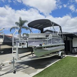 2006 Premier Pontoon With 2012 Mercury Outboard