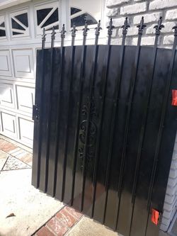 Gate