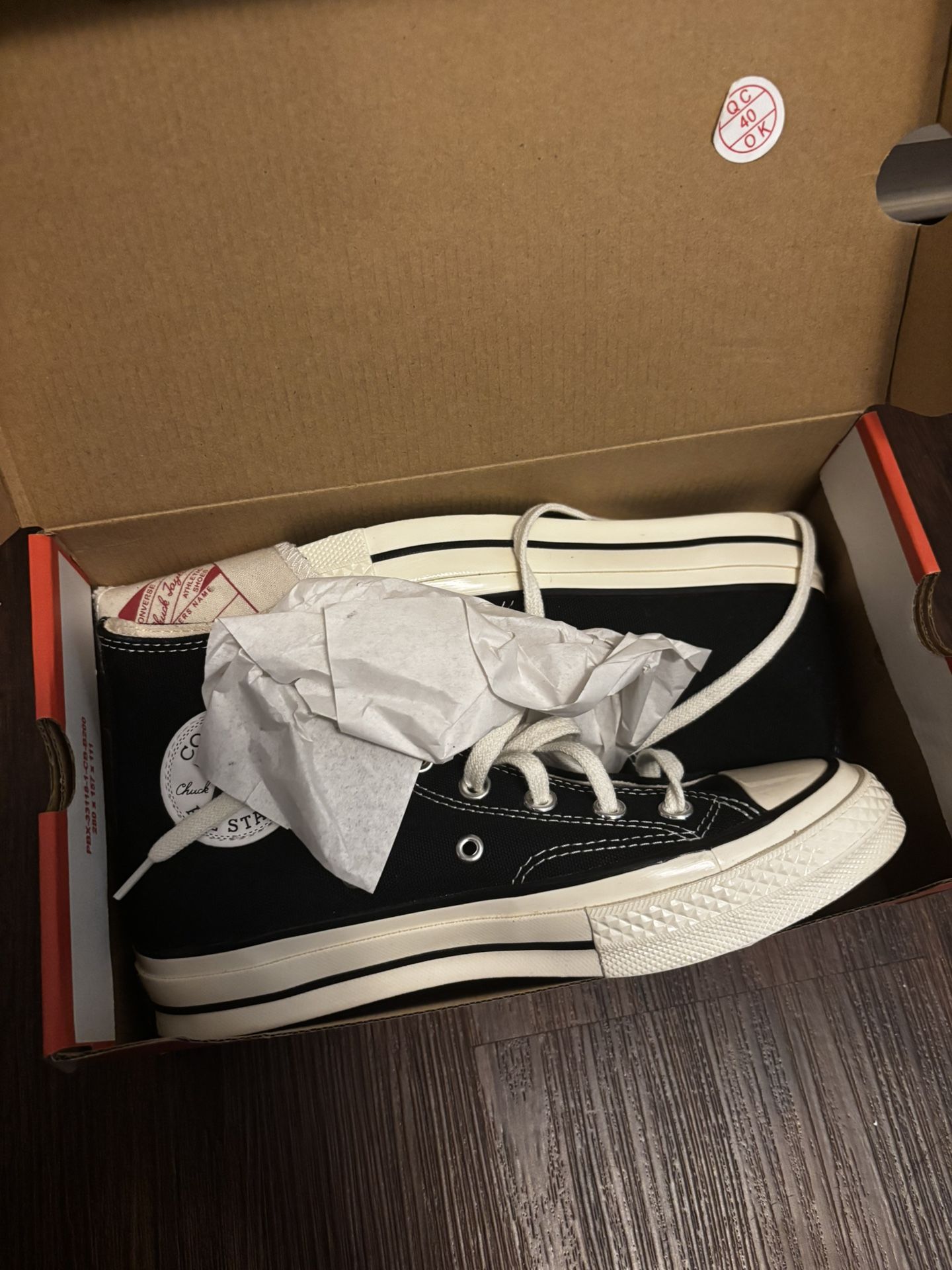 [NEVER WORN] CONVERSE