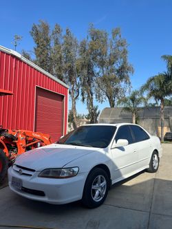 2001 Honda Accord (no part out)