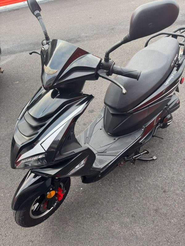 2023 ZNEN Black Gas Scooter