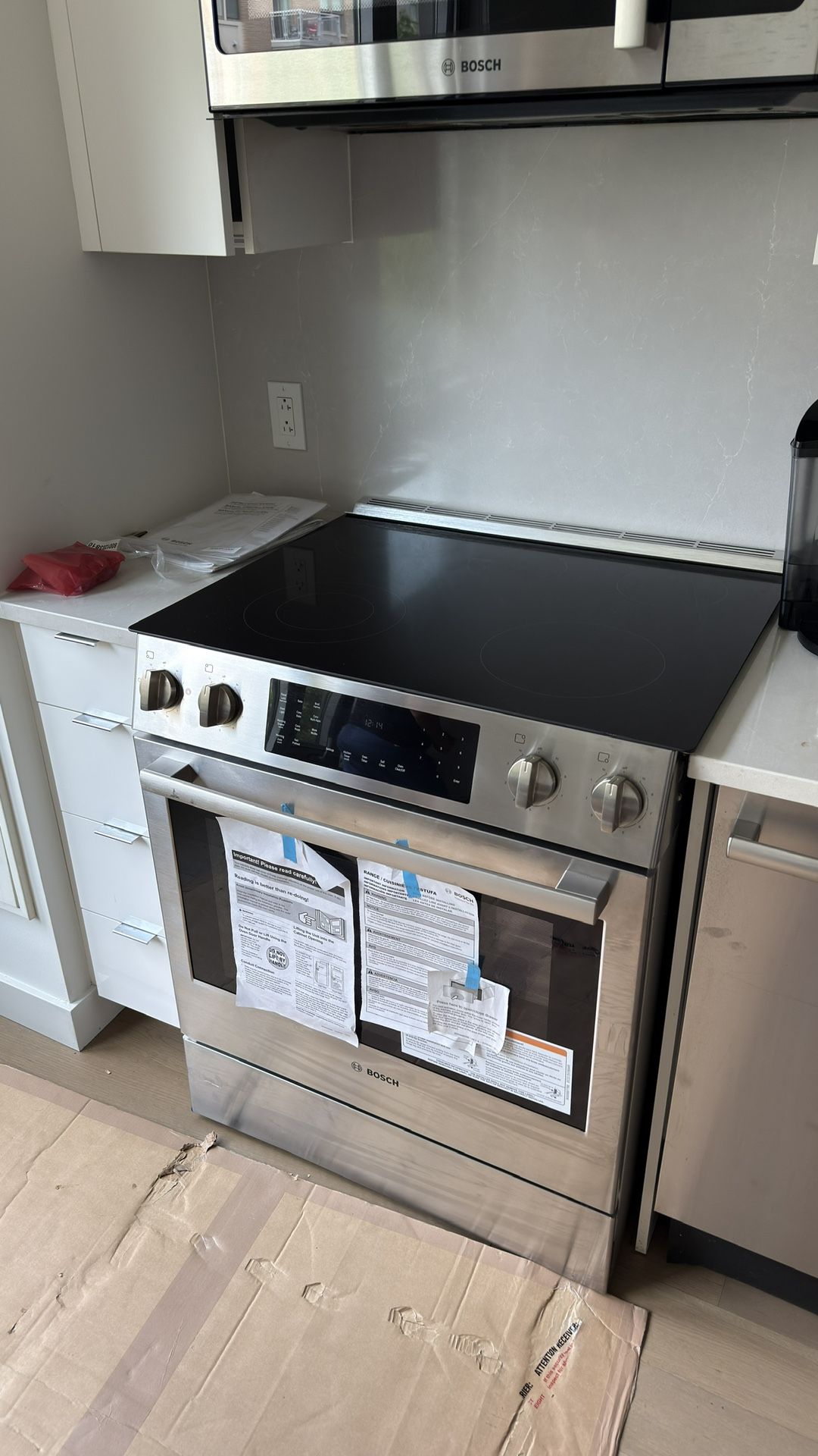 Bosch HEI8056U 800 Series 30" Electric Slide-in Range in Stainless Steel