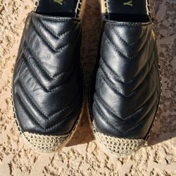 DKNY  Wedge Slip-on  Size 7