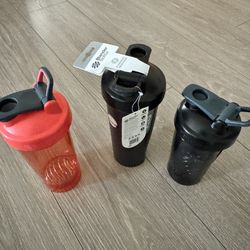 FS: (2) New and (1) Like New Blender Bottles - 3 sizes