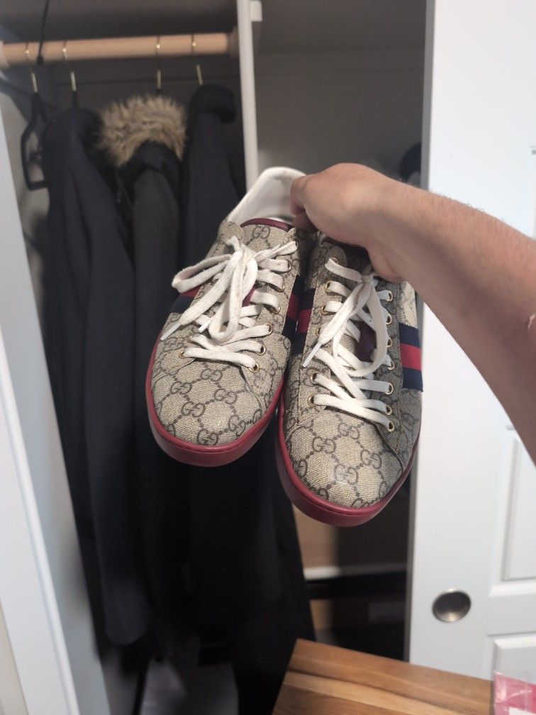 Gucci Men's Ace GG Supreme Sneakers