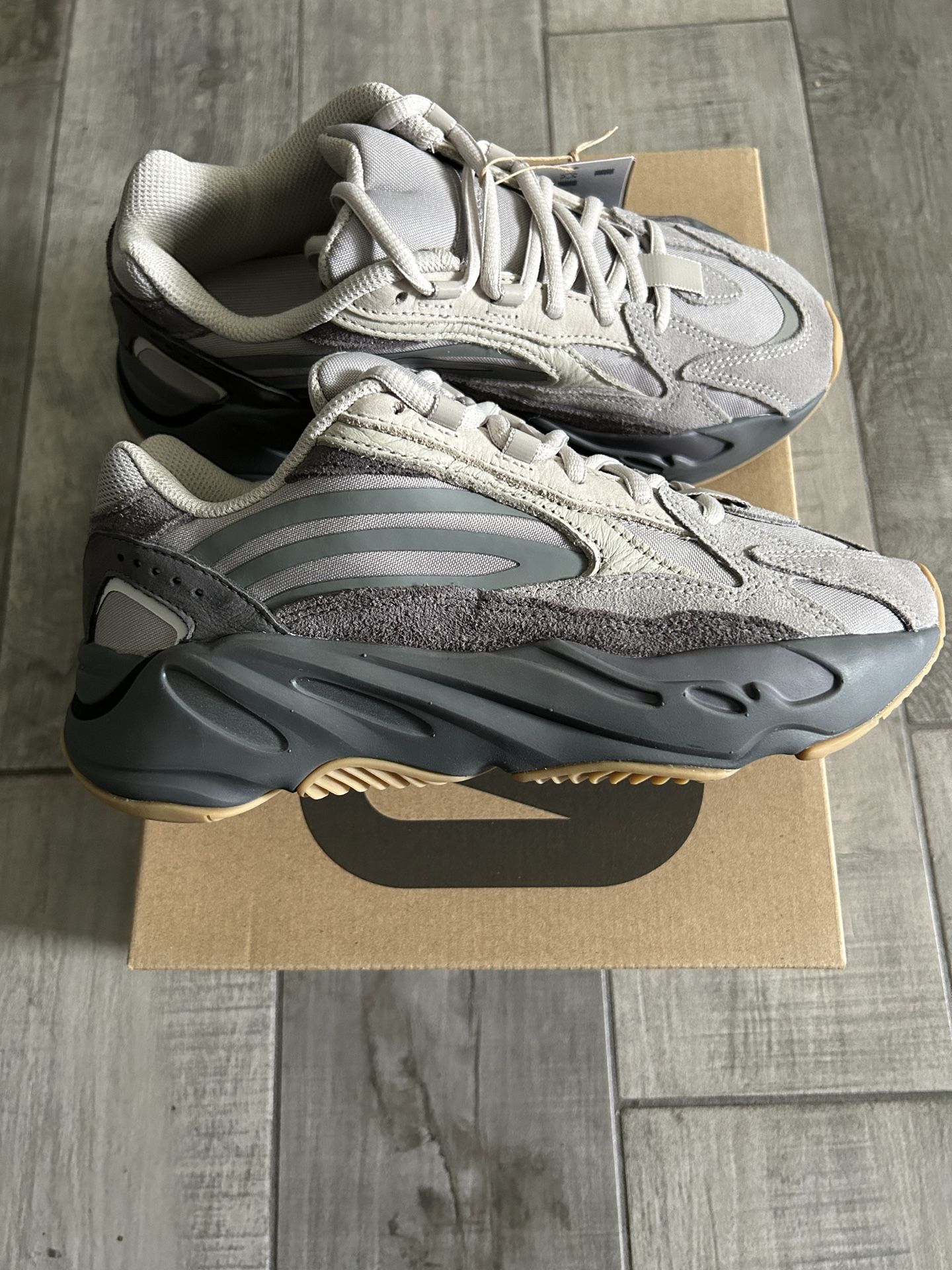 Yeezy 700 V2 Tephra Size