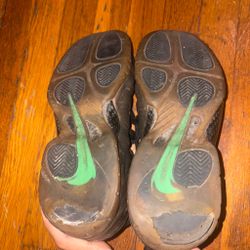 Nike air foamposites gym green