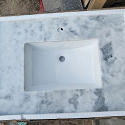 22×31 Single Hole Vanity Top In Calacatta Fantasy 