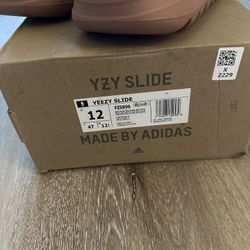 Yeezy Slides 