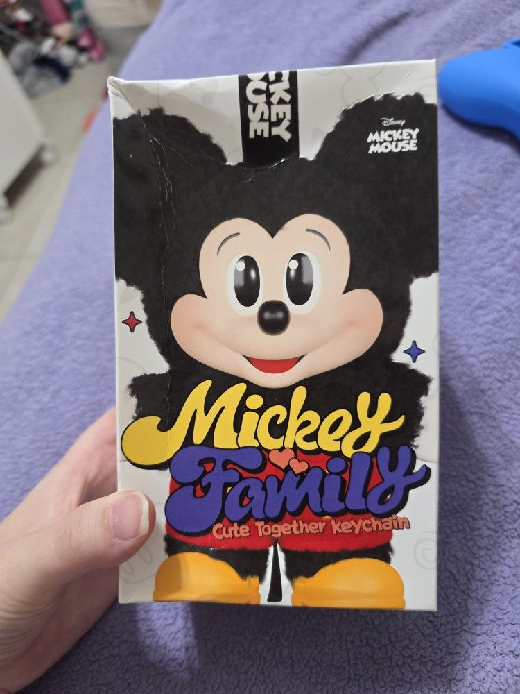 POP MART Mickey Family Keychain Brand New