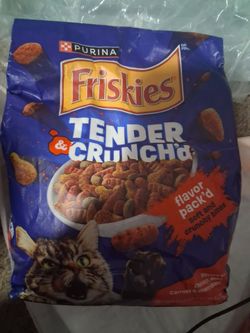 Dry and wet cat food