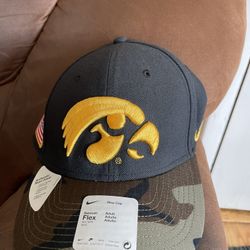 Iowa Hawkeyes Nike NCAA Camo Flexfit Hat ML