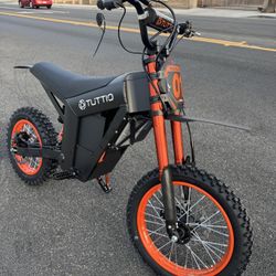 Tuttio Dirtbike Brand New 37MPH