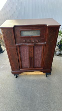 Antique/Vintage Radio/record Player
